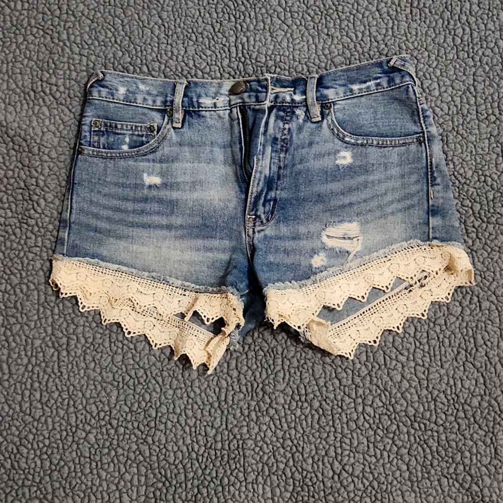 Free People denim shorts crochet lace detail size 26 waist